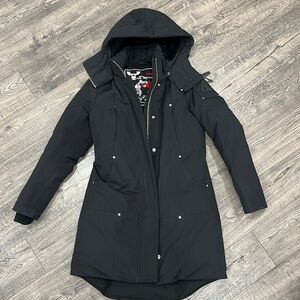 Moose Knuckles Woman’s Parka Coat Black Size M